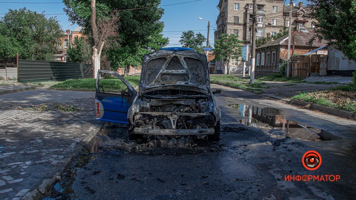 В Днепре на Светлова во время движения загорелся Volkswagen