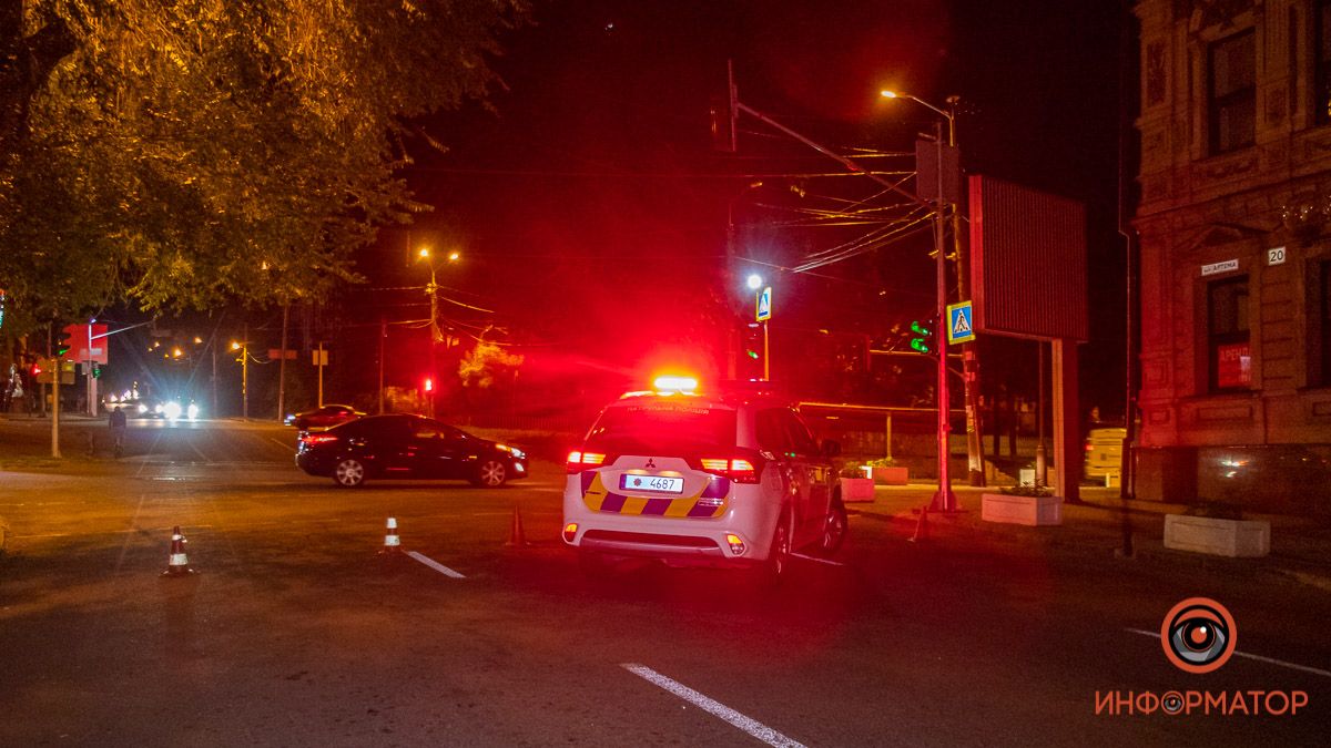 В Днепре на Сечевых Стрельцов ветка упала на провода