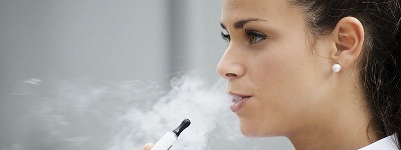 В школах Днепра запретят электронные сигареты