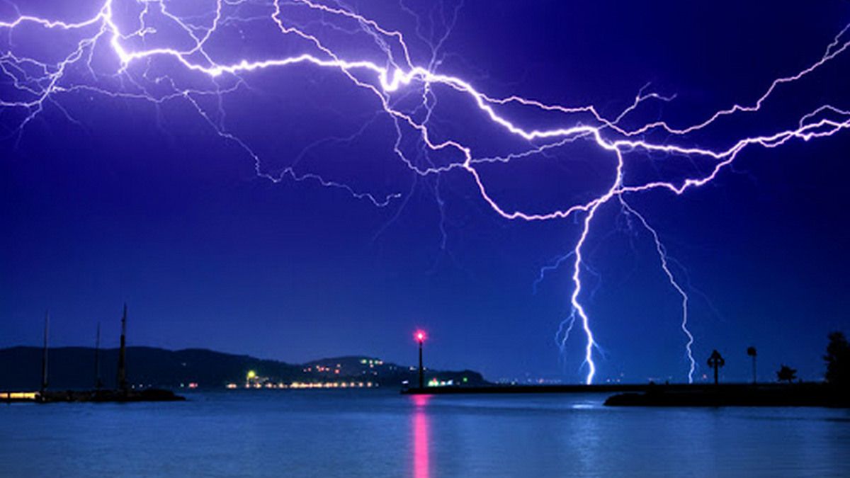 Будьте осторожны: в Днепре прогнозируются высокие температуры и гроза