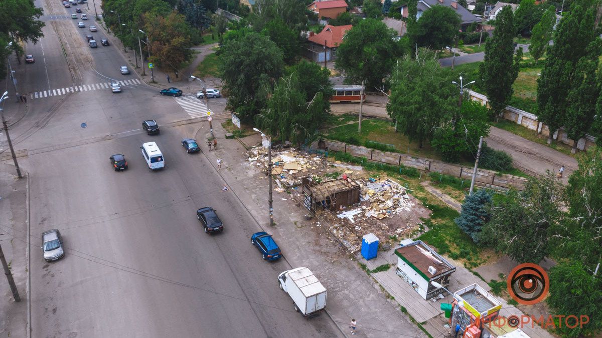 В Днепре на Михаила Грушевского несколько МАФов сровняли с землей