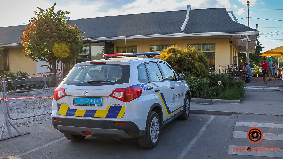 В Днепре возле McDonald's в машине умер мужчина