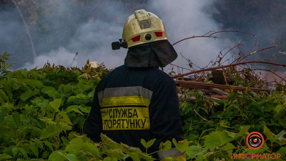 В Днепре на Киевской горел гараж