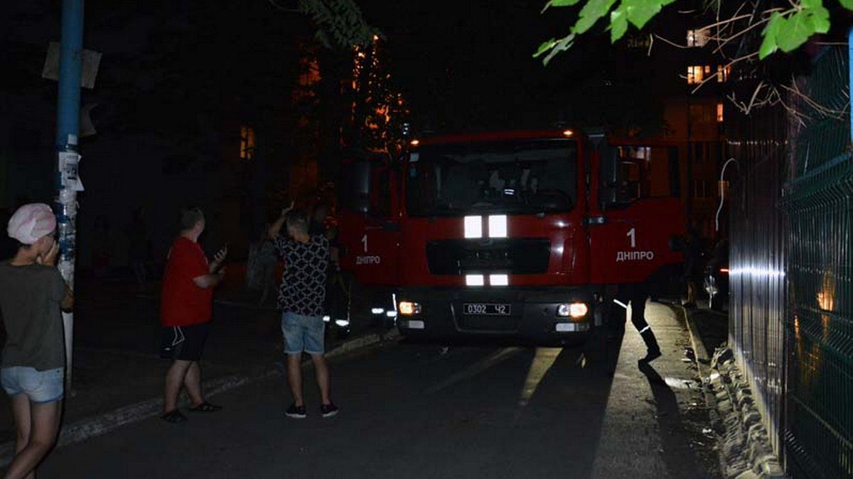 В Днепре на Набережной Победы горело студенческое общежитие