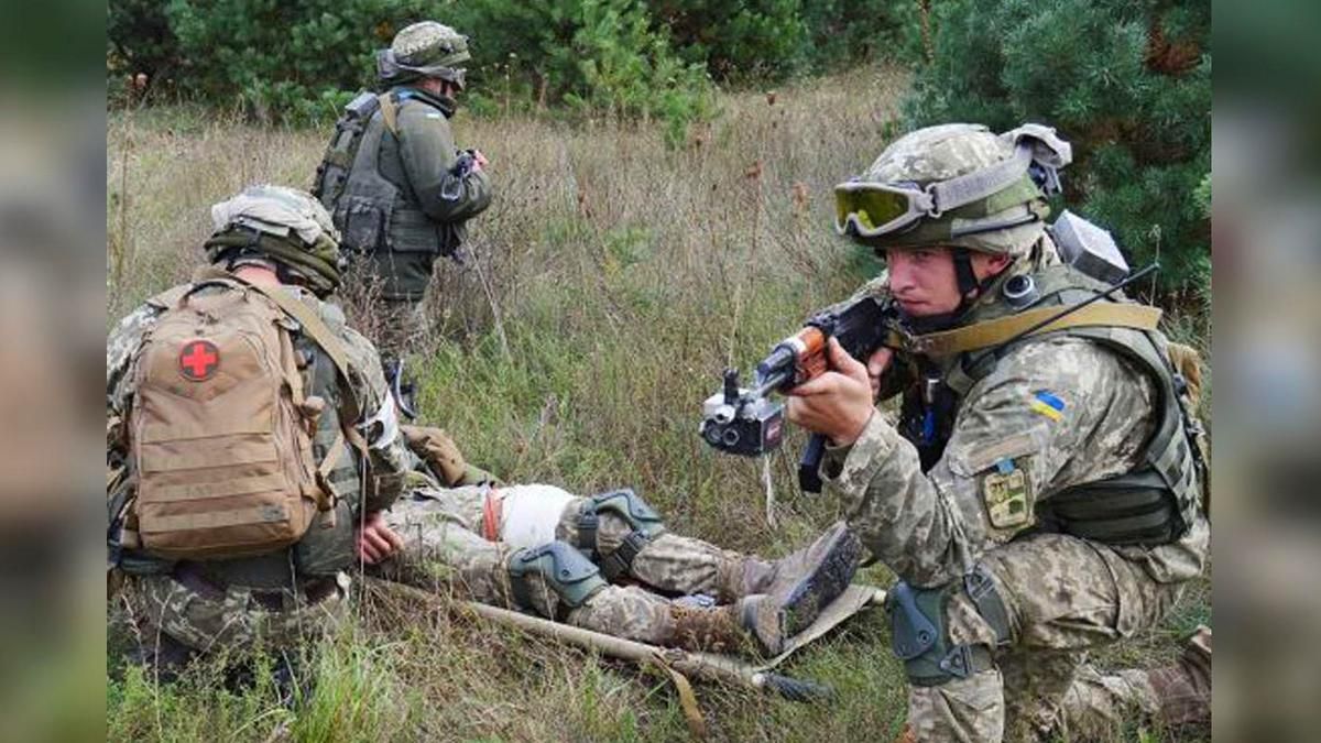 В Днепр из зоны ООС вертолетом эвакуировали раненого бойца