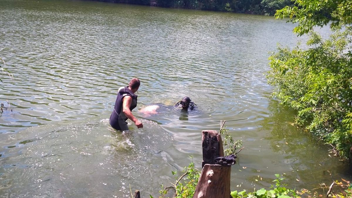 Недалеко от Днепра из воды достали тело мужчины