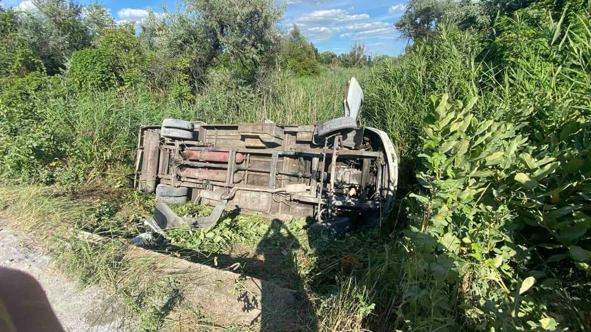 Под Днепром перевернулась маршрутка: пострадали 15 человек