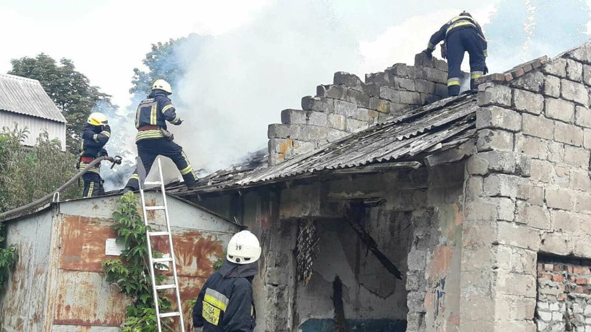 Пожар на улице Матросской в Днепре: с огнем боролись почти 2 часа