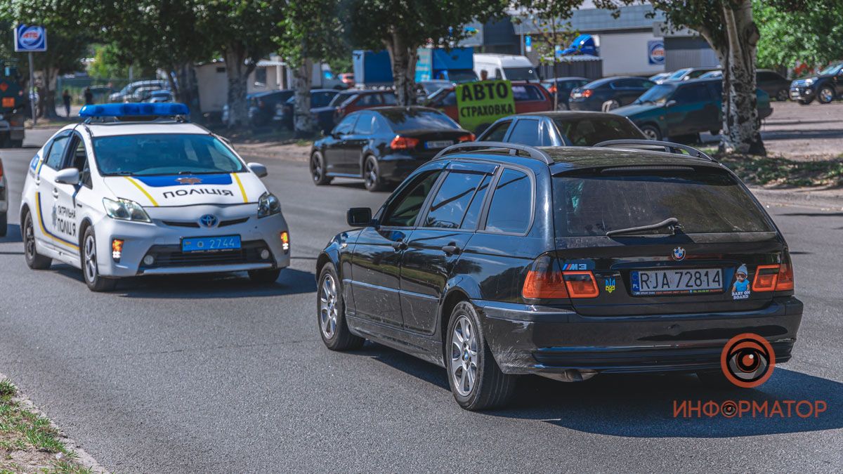 В Днепре на Донецком шоссе BMW насмерть сбил женщину: видео момента аварии