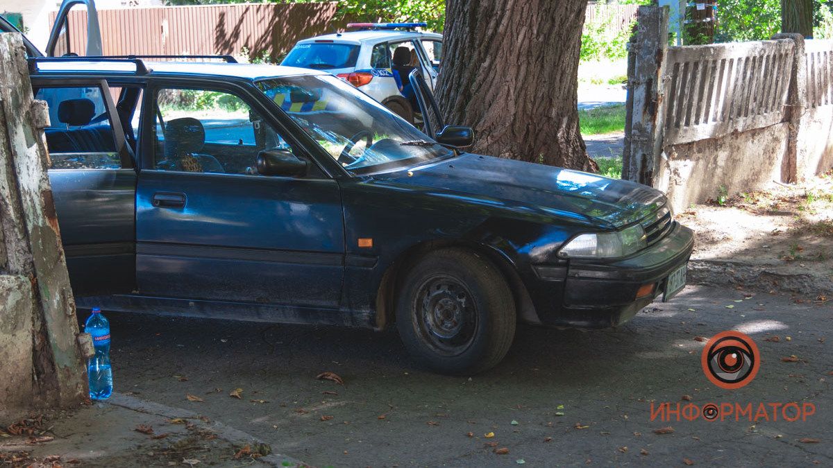 В Днепре мужчина умер за рулем: труп нашли в авто возле школы