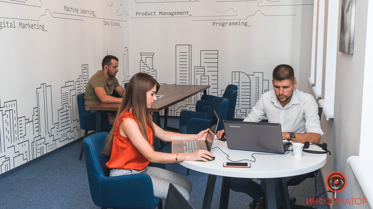 От новичка до профи: в Днепре открылся инновационный IT-колледж