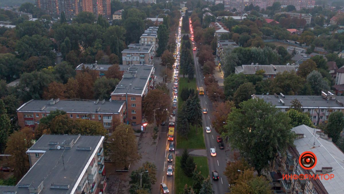 В Днепре на проспекте Гагарина случилось тройное ДТП: образовалась огромная пробка