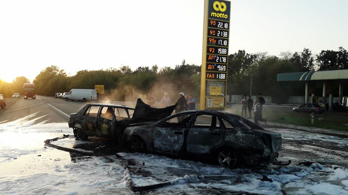 Под Днепром столкнулись и загорелись ЗАЗ и Сhevrolet: погиб мужчина