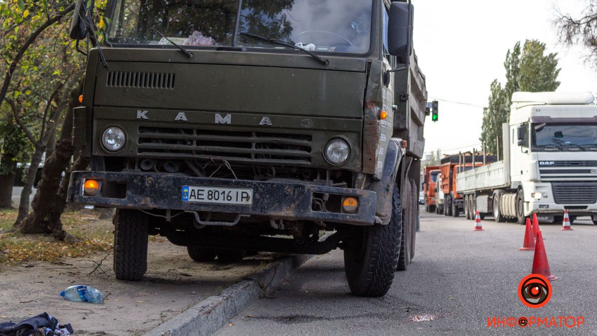 В Днепре на Байкальской Камаз сбил 12-летнего мальчика: как он себя чувствует