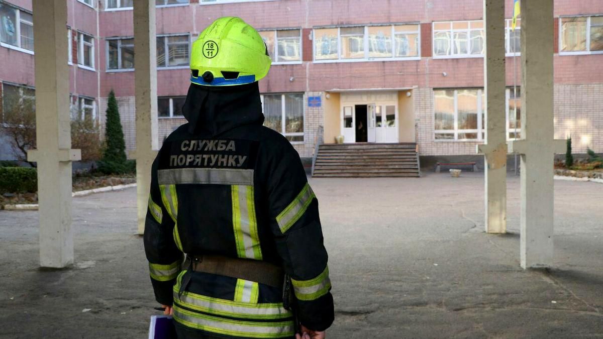 В Днепре 8-летняя девочка "заминировала" школу