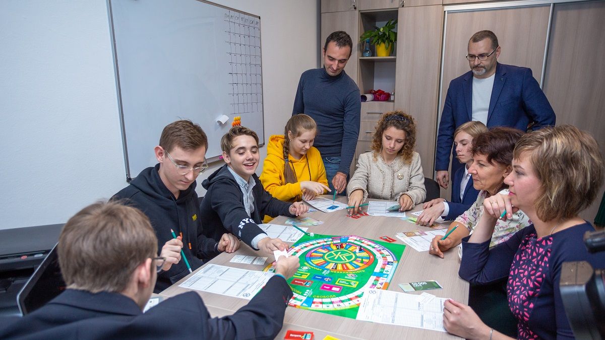 «Бджола» учит каменчан финансовой грамотности