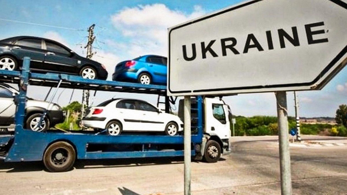 В Днепре заместитель начальника таможни разрешал махинации на ввозе авто