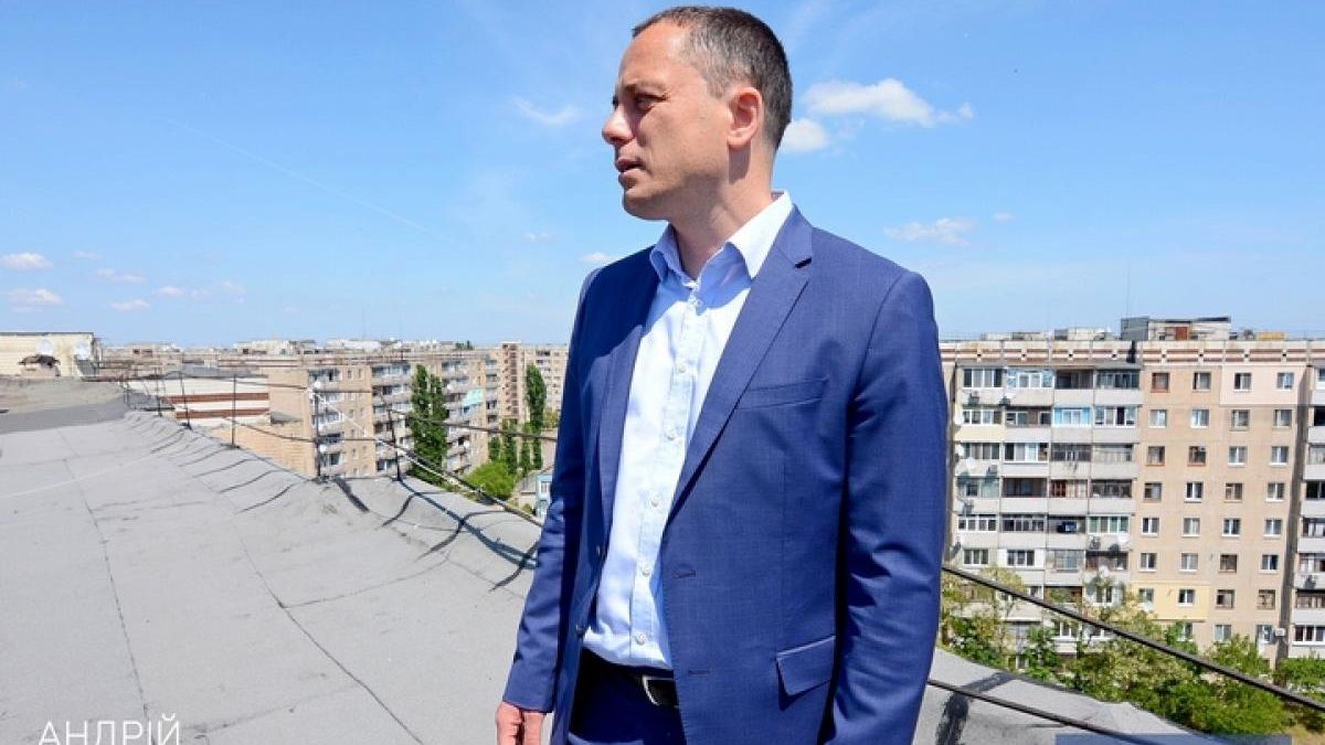 Мэр Каменского побеждает в первом туре с рейтингом 65,68%