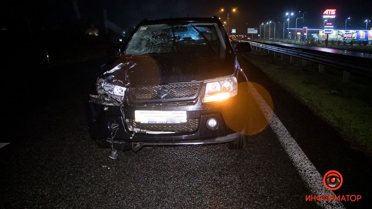Под Днепром Suzuki насмерть сбил женщину: полиция просит опознать погибшую