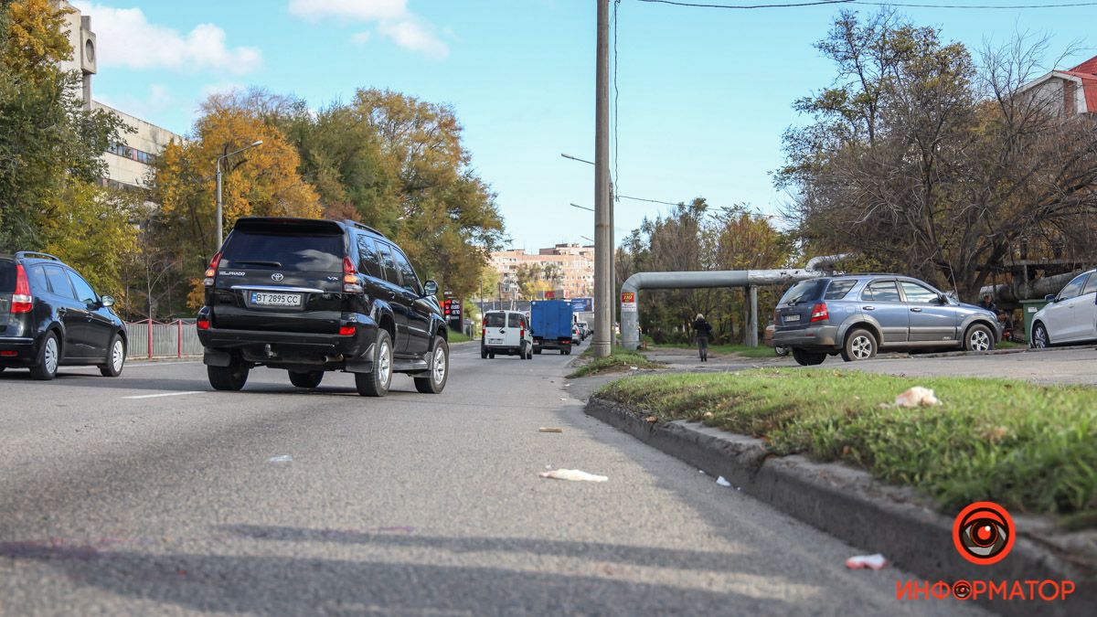 В Днепре на Космической мужчина попал под колеса Toyota Prado: пострадавший в тяжелом состоянии