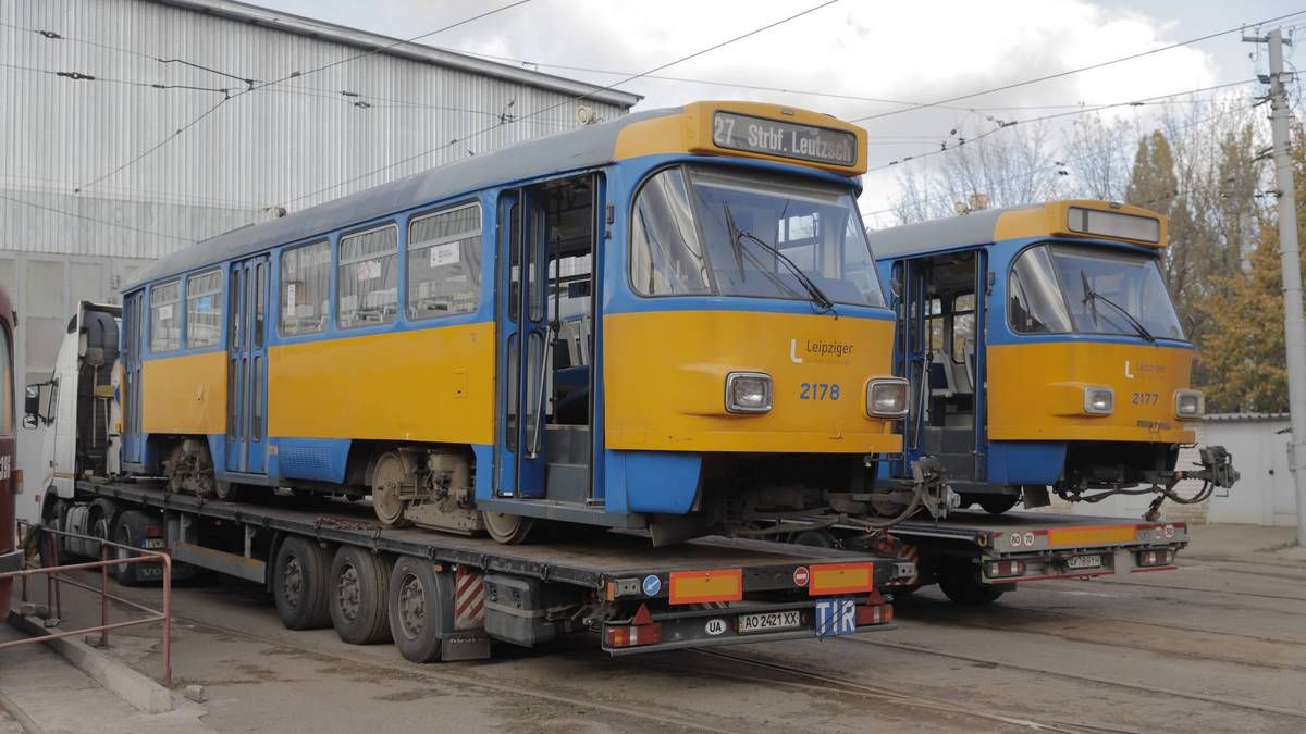 В Днепр привезли еще 5 трамваев из Германии