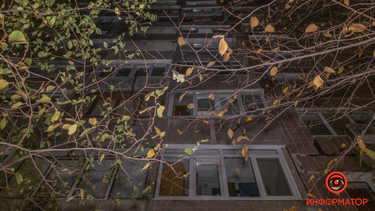 В Днепре на Большой Диевской из окна 6 этажа выпала женщина