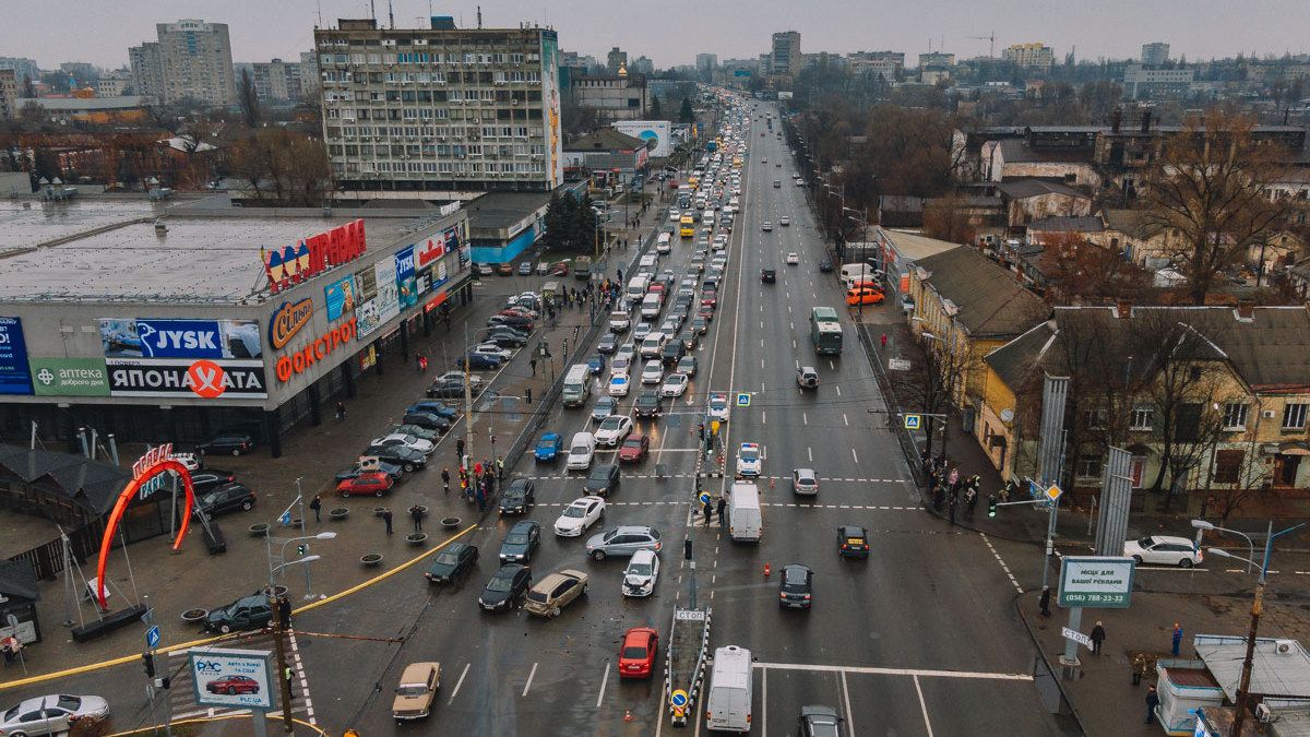В Днепре возле ТЦ "Наша Правда" на Слобожанском проспекте появится надземный пешеходный переход