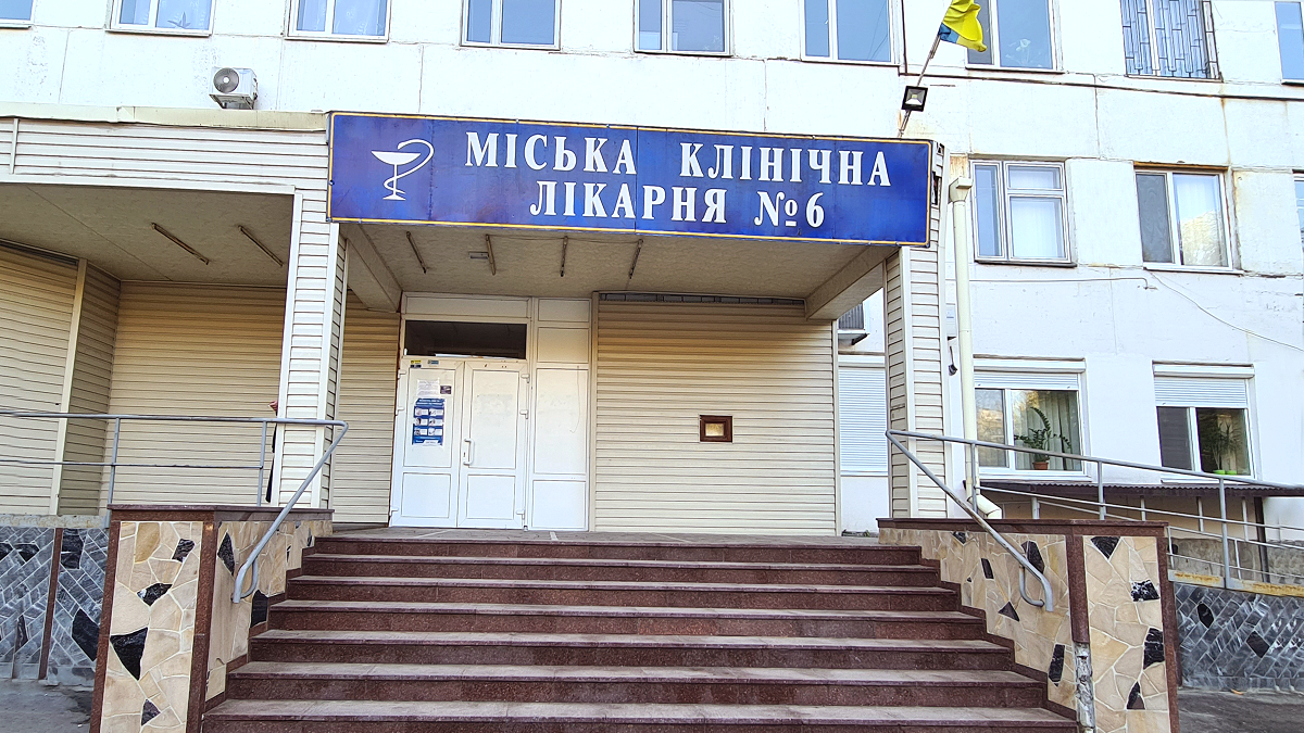 Постоянная поддержка: Мясокомбинат «Юбилейный» закупил новую мебель для городской больницы Днепра
