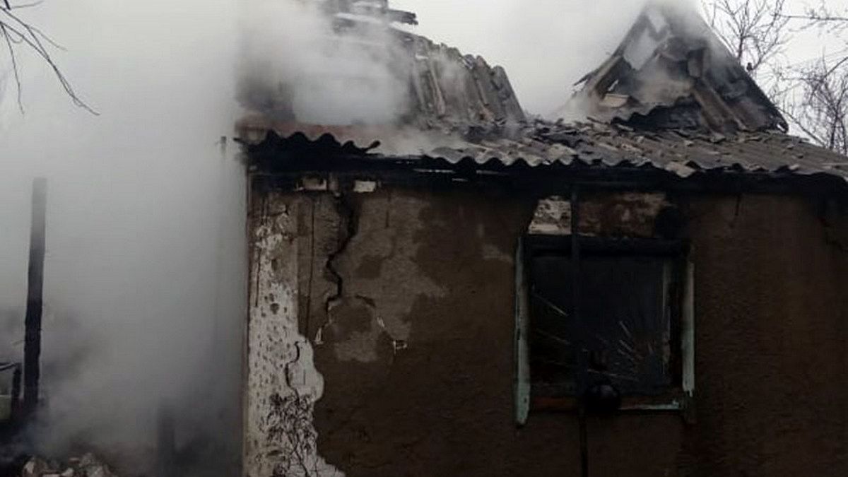 В Днепре полыхала дача: дым окутал всю улицу