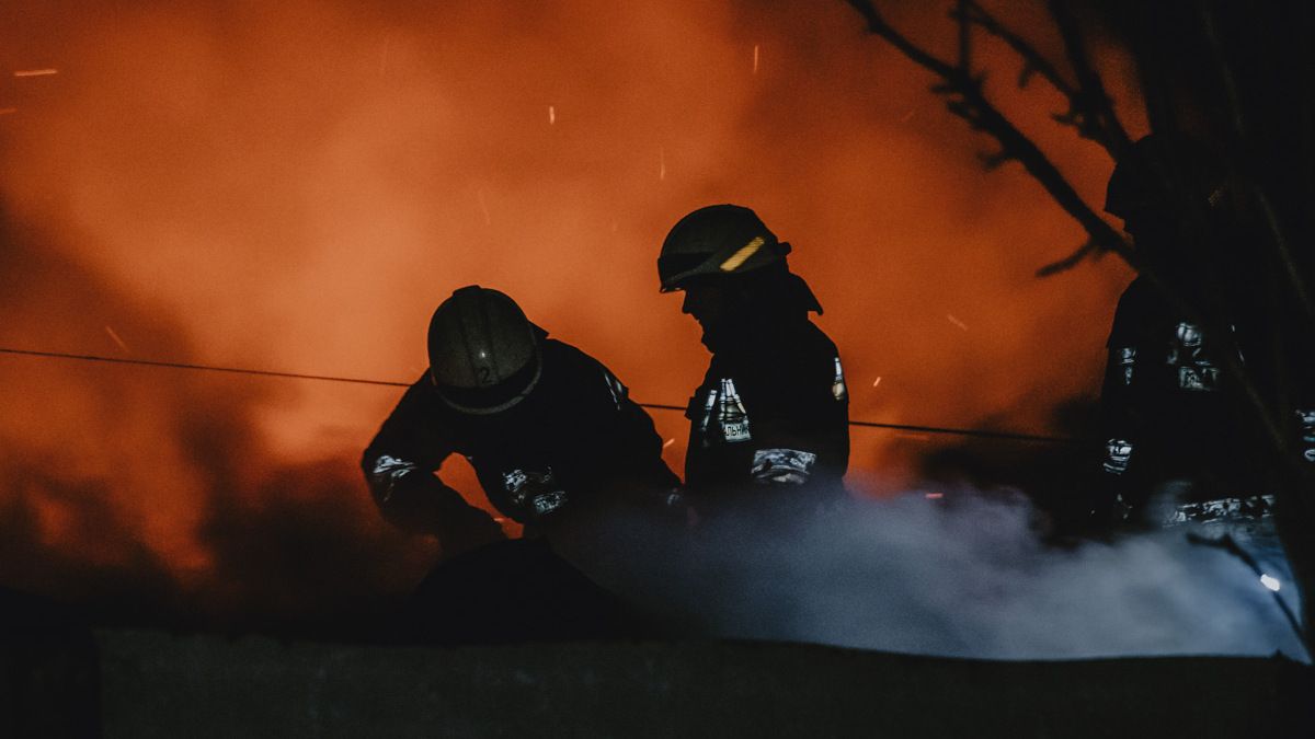 В Кривом Роге мужчина спал возле горящего мусора и получил смертельные ожоги