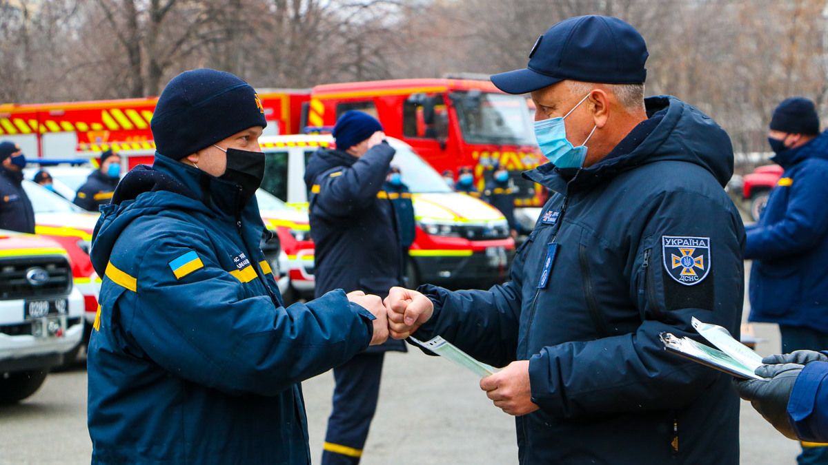 В Днепре автопарк спасателей пополнился новой спецтехникой