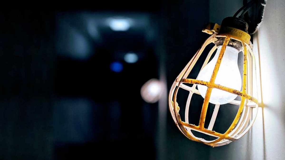 В воскресенье на нескольких улицах в Днепре могут отключить свет: список адресов