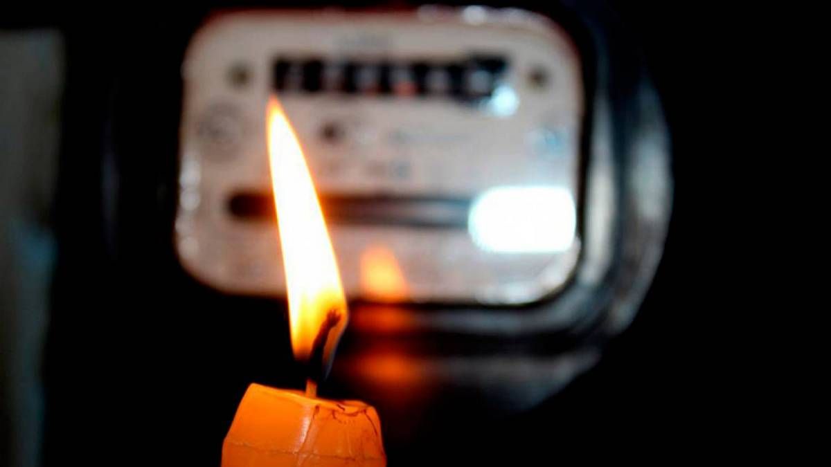В Днепре на жилом массиве Калиновский люди две недели сидят без электричества: причина