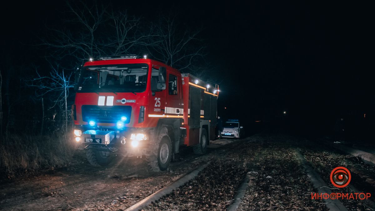 В Днепре возле Электрической горел дачный дом
