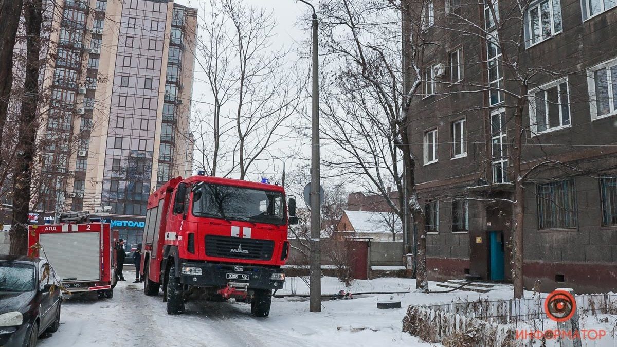 В Днепре на Владимира Антоновича из-за печки для кальянных углей произошел пожар в квартире