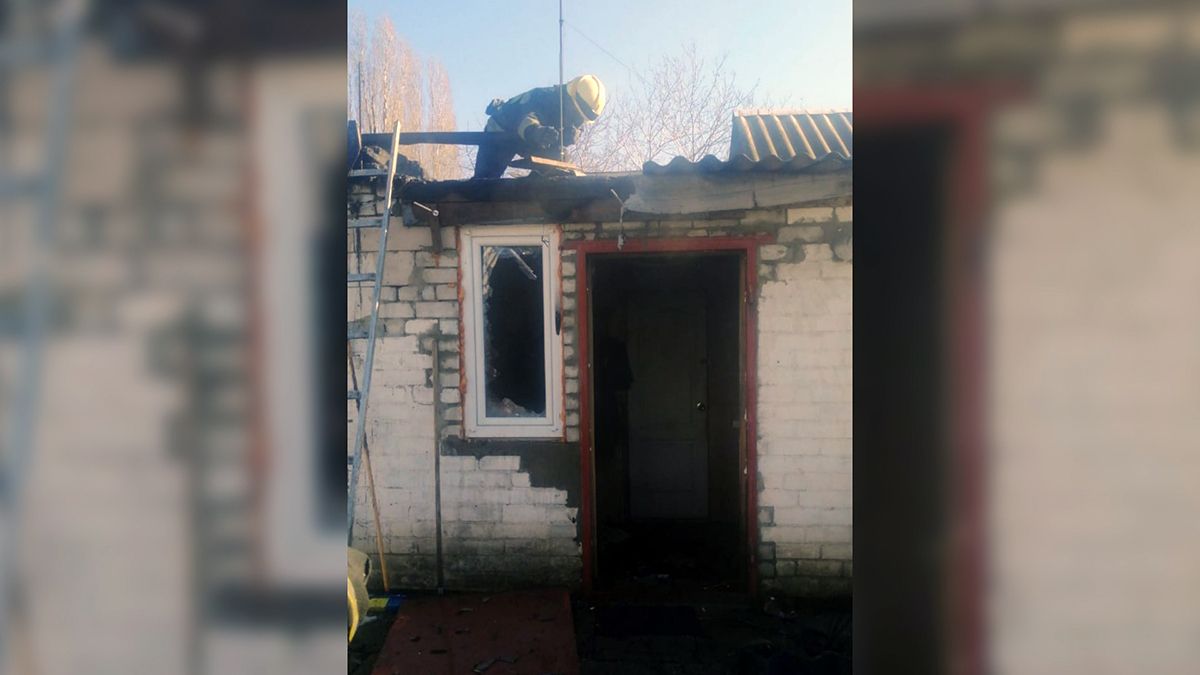 В Днепре на Светлой горел жилой дом