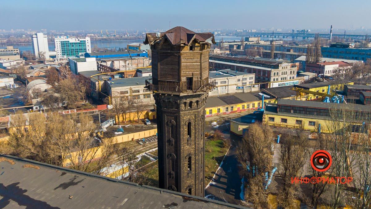 Где в Днепре находится столетняя водонапорная башня, нетронутая современностью