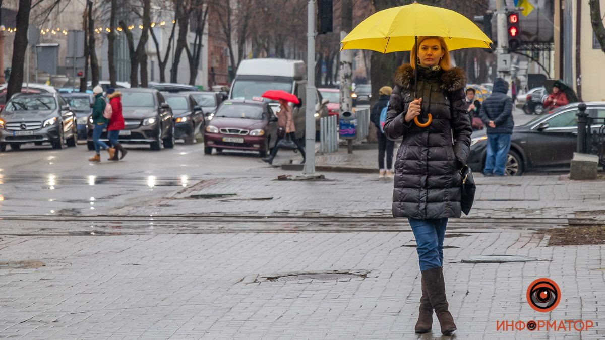 Теплеет: в Днепре прошел зимний дождь