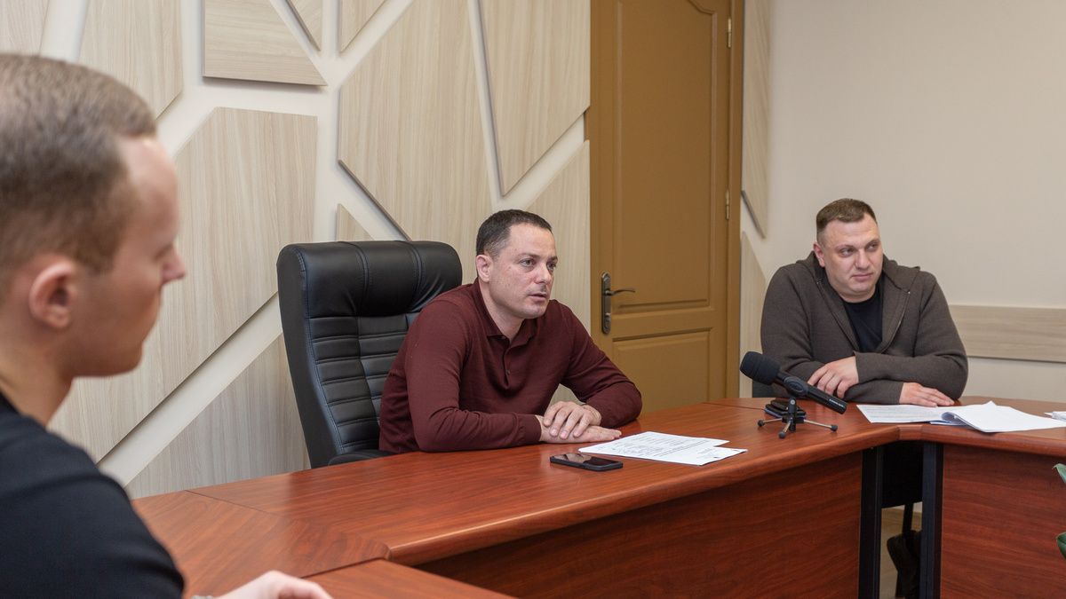 Мэр Каменского провел совещание по уборке городских территорий