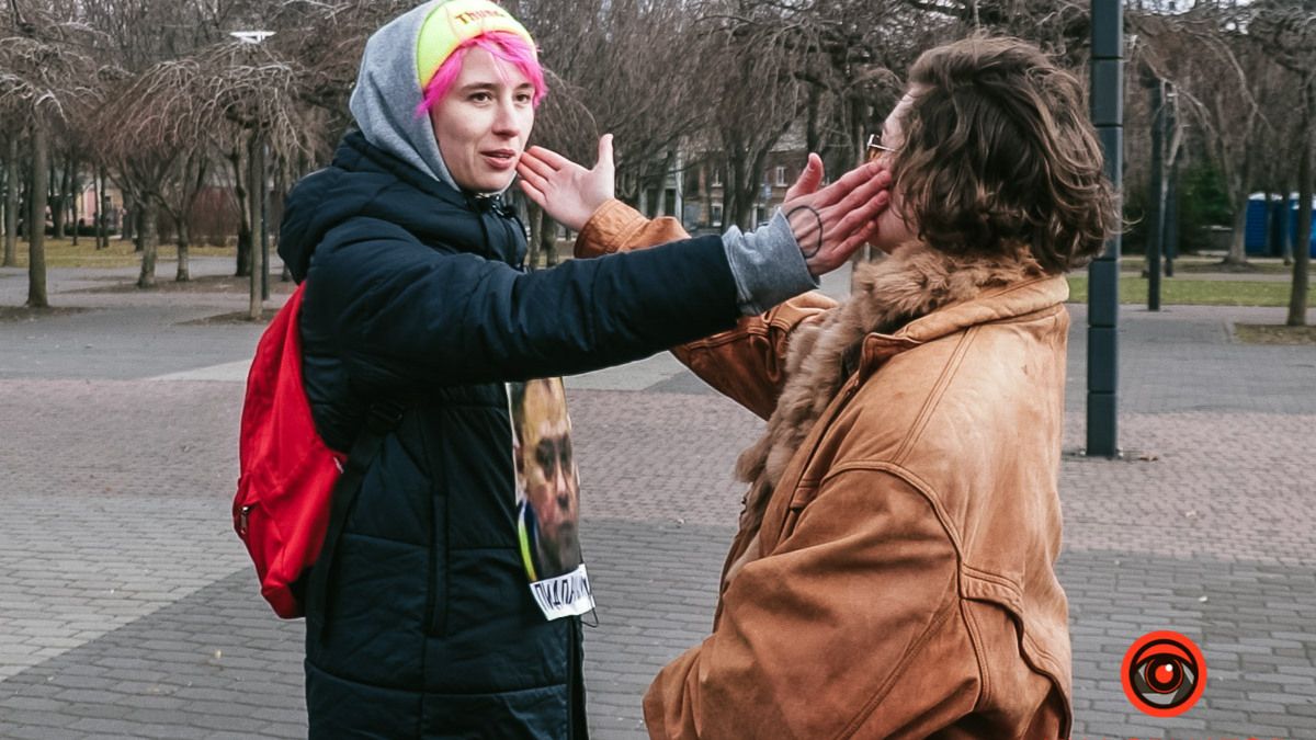 В центре Днепра восстанавливали девственность с помощью молитвы