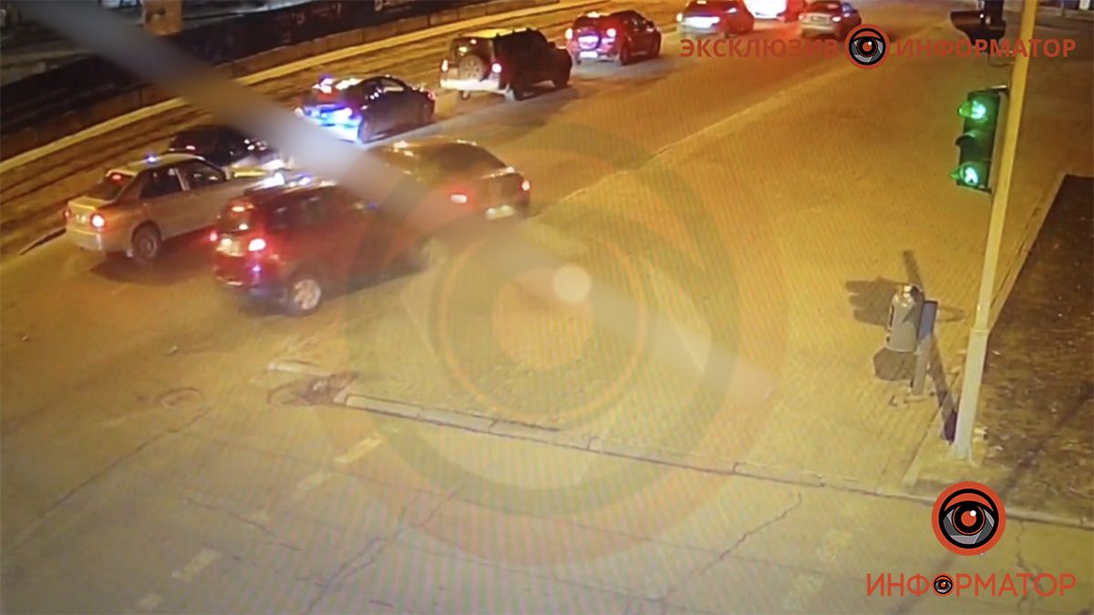 В Днепре на проспекте Яворницкого Chery врезался в Citroen: видео момента