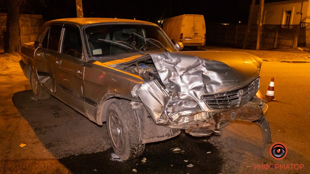 На Давыдова столкнулись две "Волги": пострадали двое человек