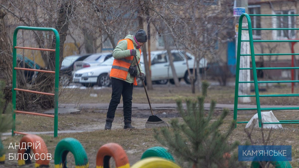 Каменское убирают после осенне-зимнего периода