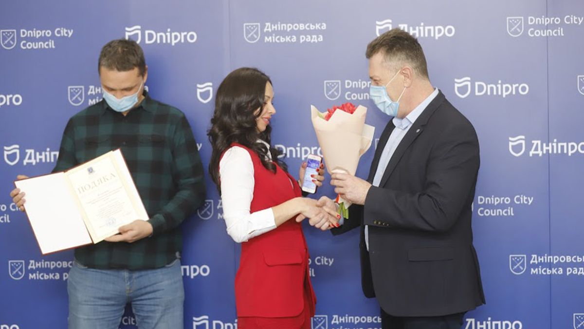 Ко Дню украинского добровольца в горсовете Днепра поздравили бойцов