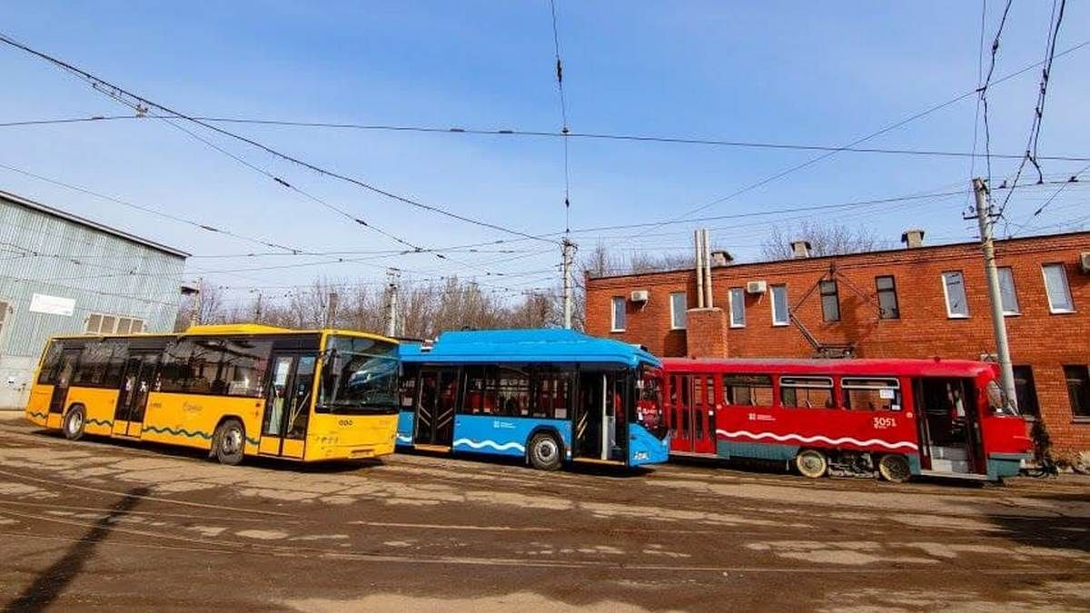 Собственный цвет и волна сбоку: в Днепре брендируют общественный транспорт