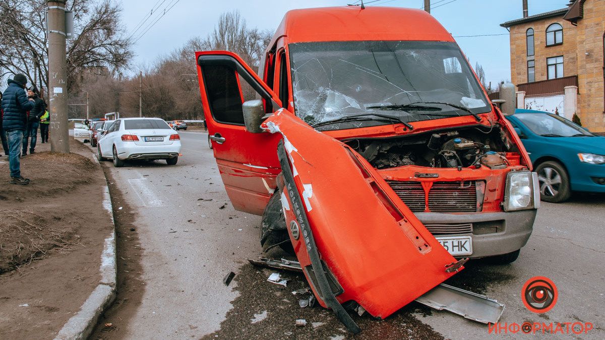 В Днепре на Гальченко столкнулись Mercedes и Volkswagen
