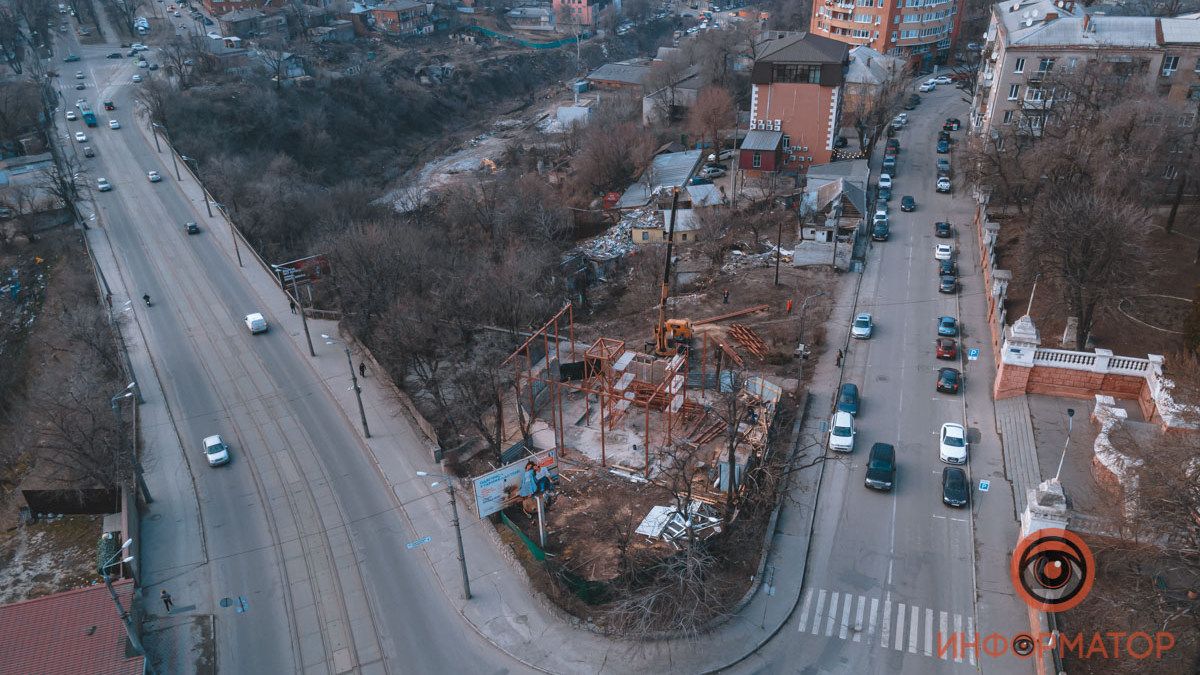 В Днепре демонтируют заброшки в Долгой балке и кафе "Оранж" с апельсинчиком на крыше