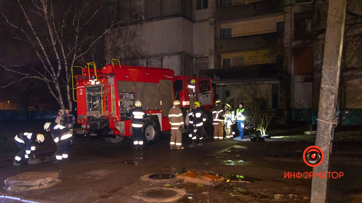 В Днепре на Кедрина загорелась щитовая на 16-м этаже