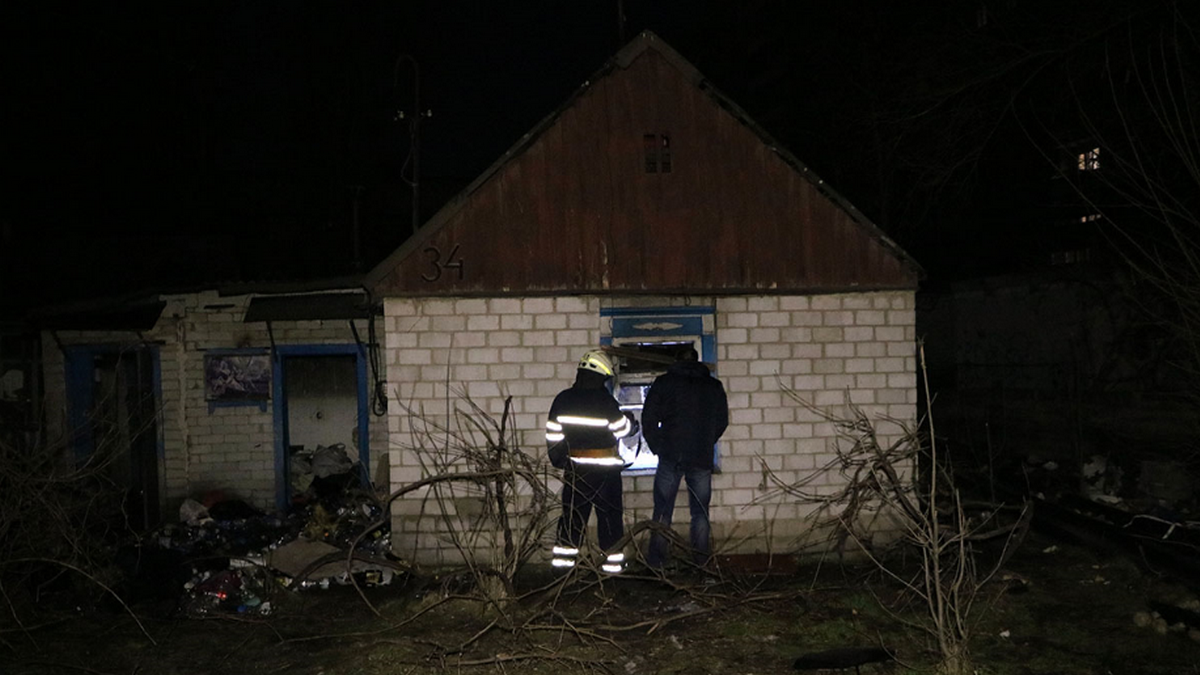 В Днепре при пожаре в заброшенном доме погибли мужчина и женщина