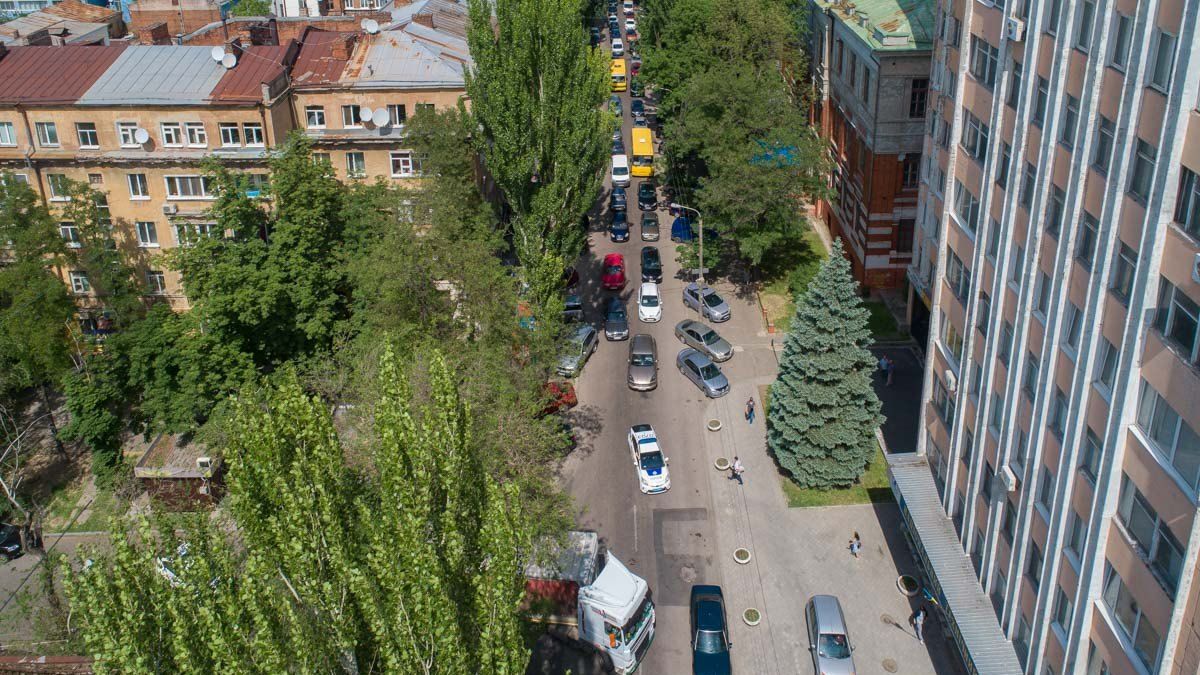 В Днепре собираются до конца года перекрыть тротуар на Гончара